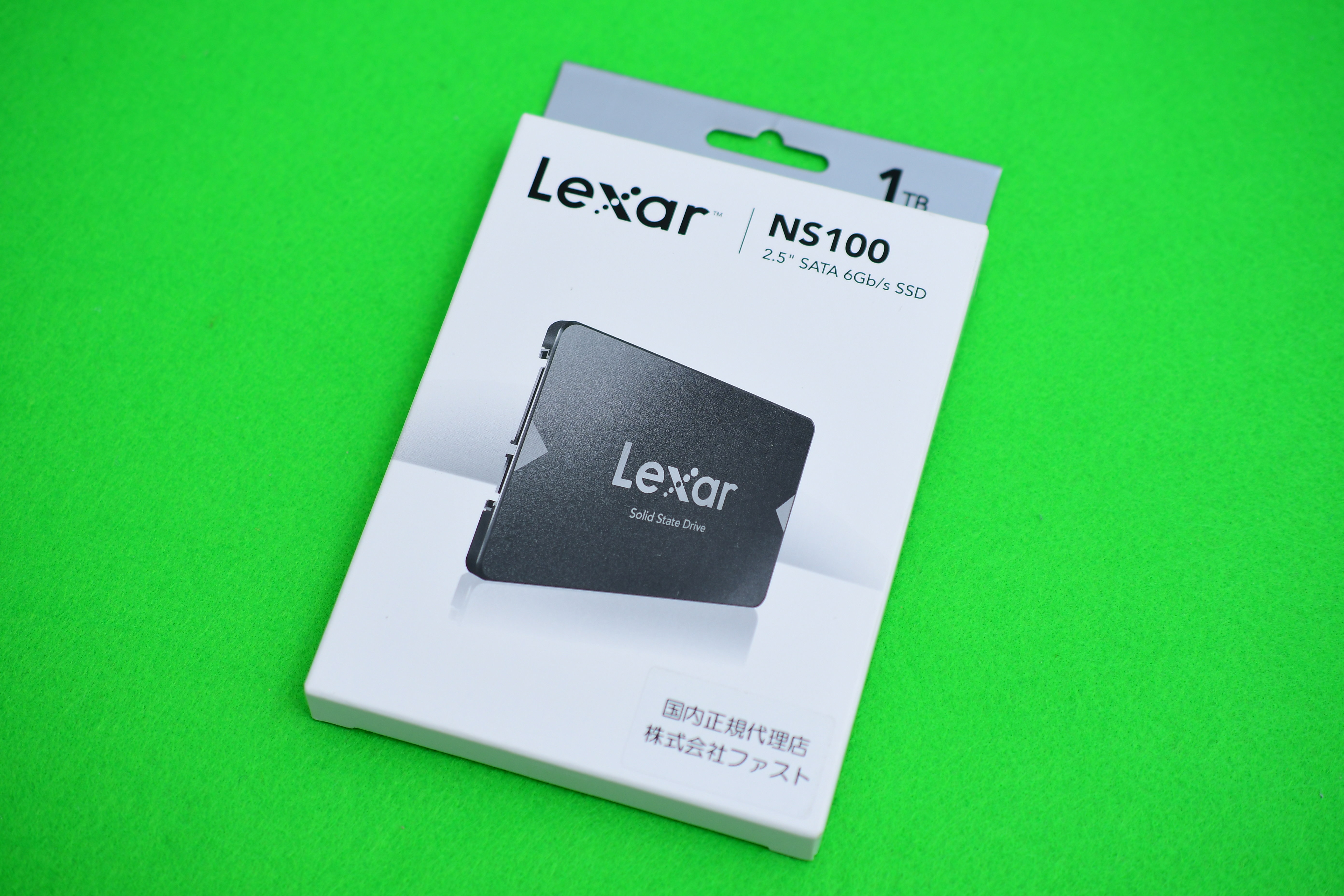 Lexar NS100 1TBのSSDをテスト、分解してみた。 - まず分解。