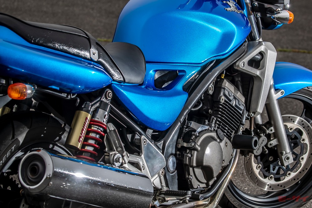 Kawasaki バリオス 2型 純正タンク Yahoo!オークション - kawasaki