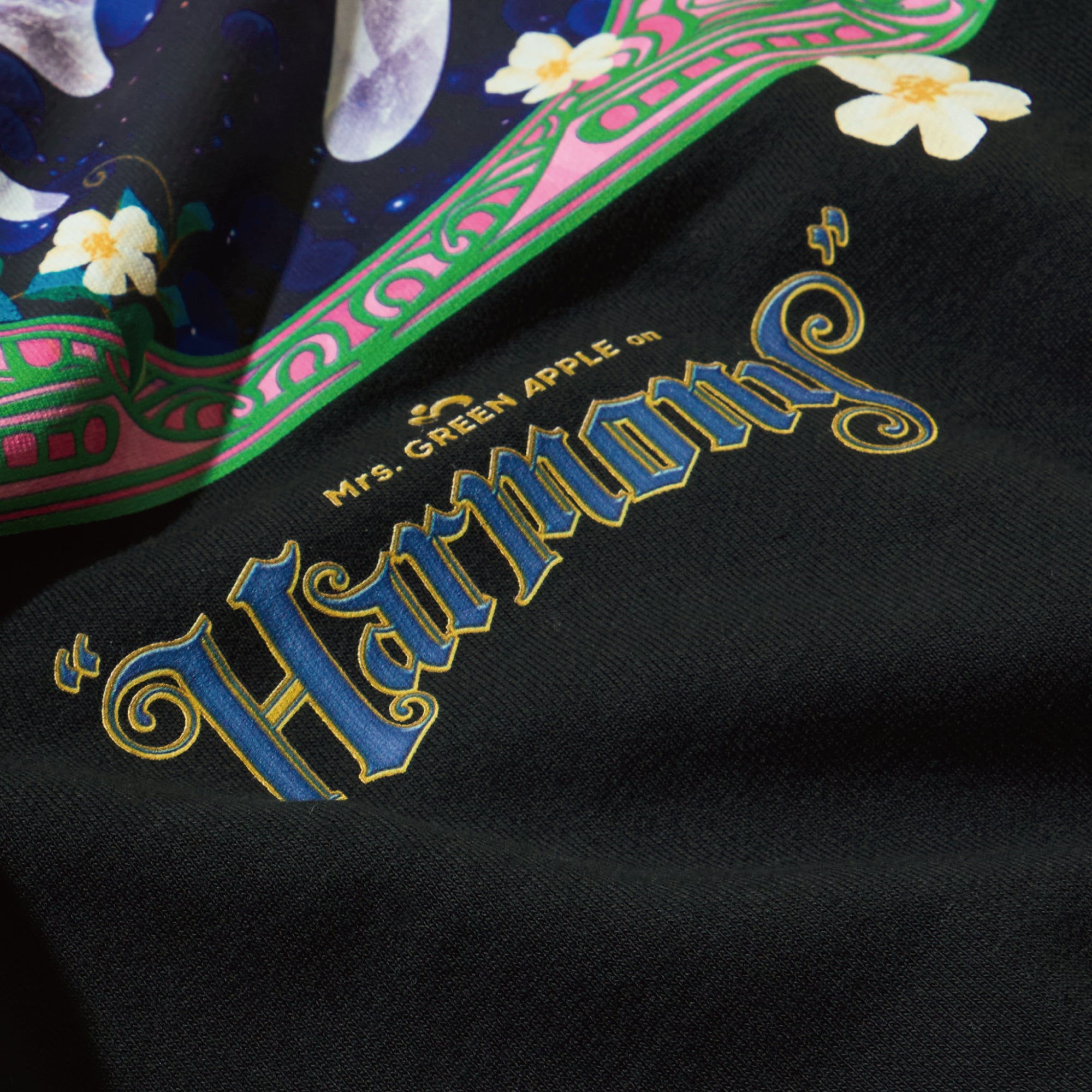 Mrs. GREEN APPLE フーディ 黒 カラフルアート Mrs. GREEN APPLE