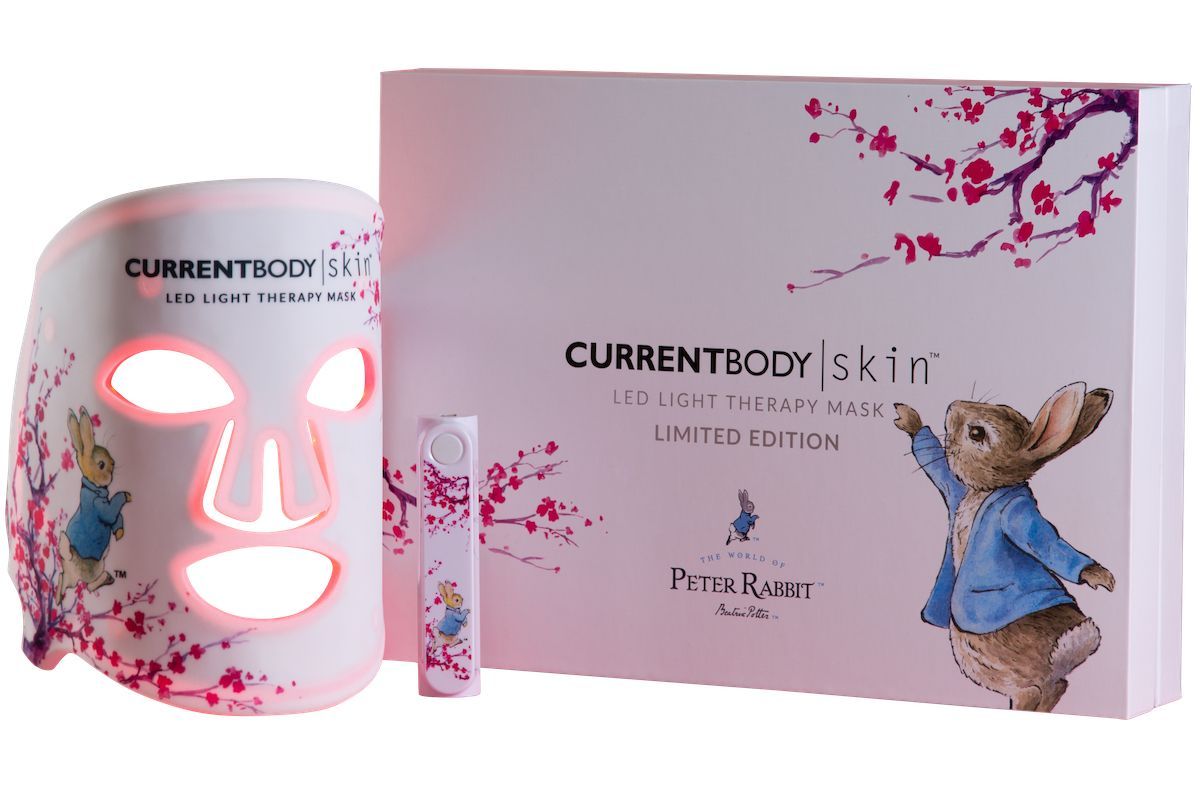 英国発マスク型LED美顔器のカレントボディとピーターラビットの