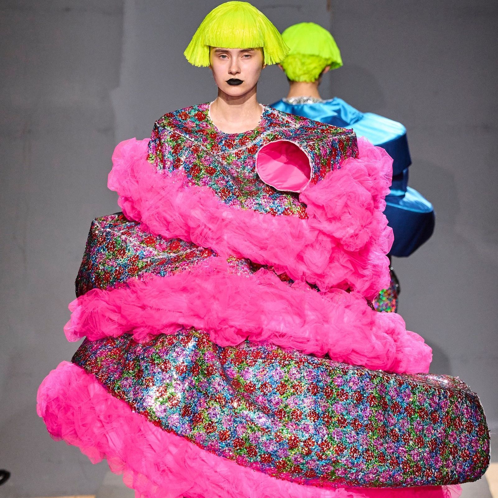 コム デ ギャルソン、川久保玲が19ルックに込めた明るく輝く未来【2024