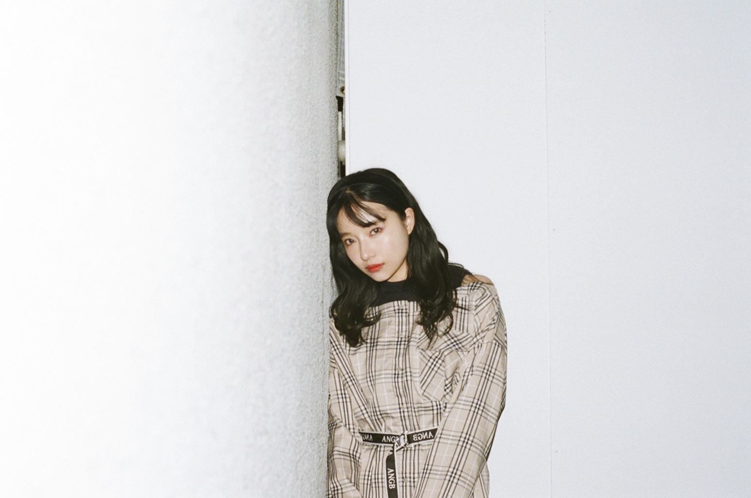 NMB48の村瀬紗英が初の写真集「Sがいい」を出版 SNSの総フォロワー数