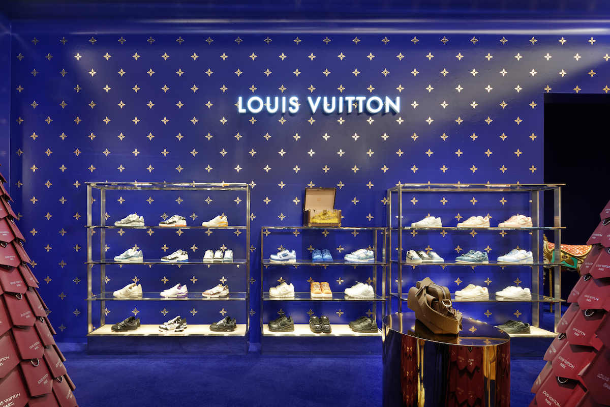 ルイ・ヴィトン」渋谷メンズ店がホリデーシーズン限定ディスプレーに