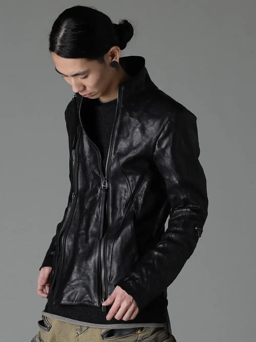 D.HYGEN 24SS Wジッパーホースレザージャケットのスタイリング紹介