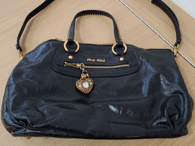 ミュウミュウ2wayショルダーバッグ ハートチャーム付きRN0728