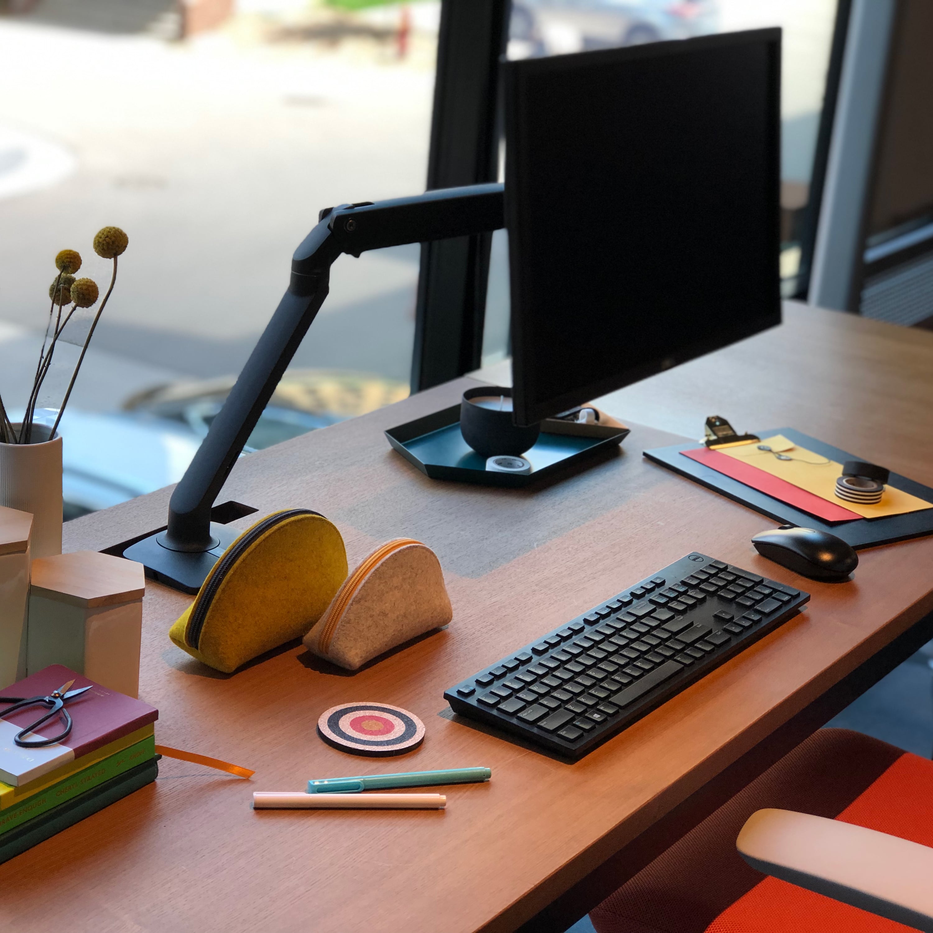 MXV デスクマウントモニターアーム | エルゴトロン