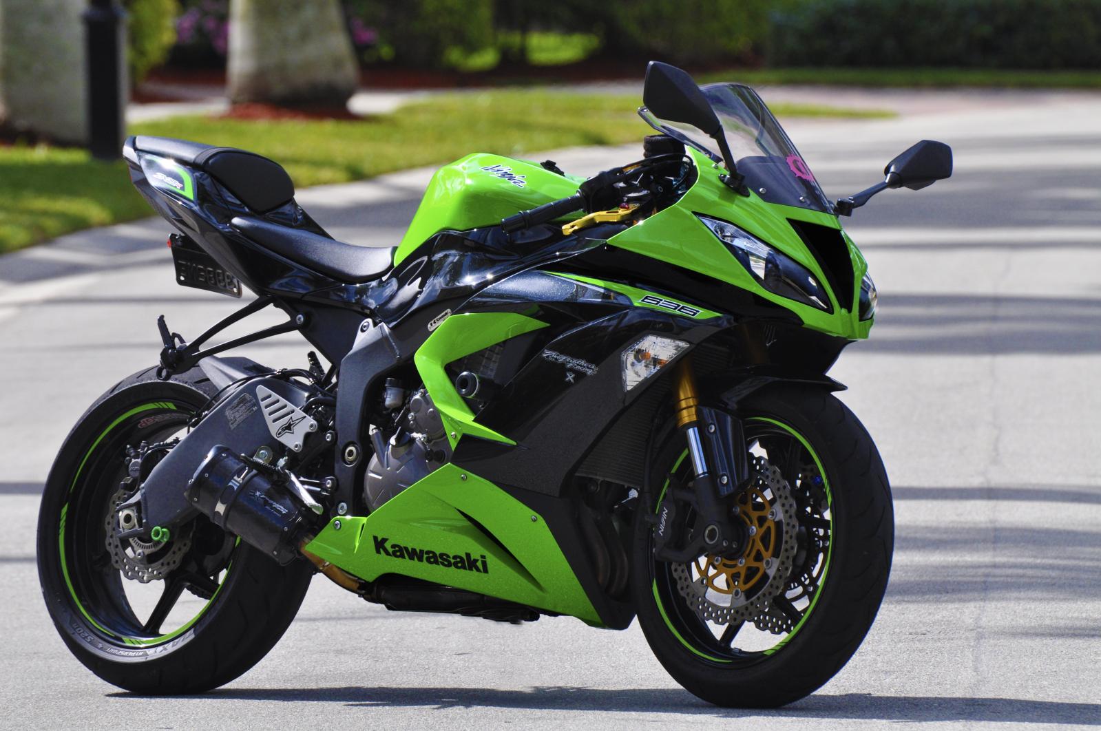 NONNON⑥ Kawasaki Ninja® ZX™-6R | Motorcycle | Sporty & Versatile