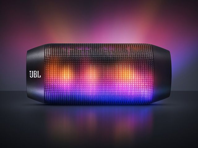 パーティやアウトドアを光で盛り上げる！ ポータブルスピーカー「JBL