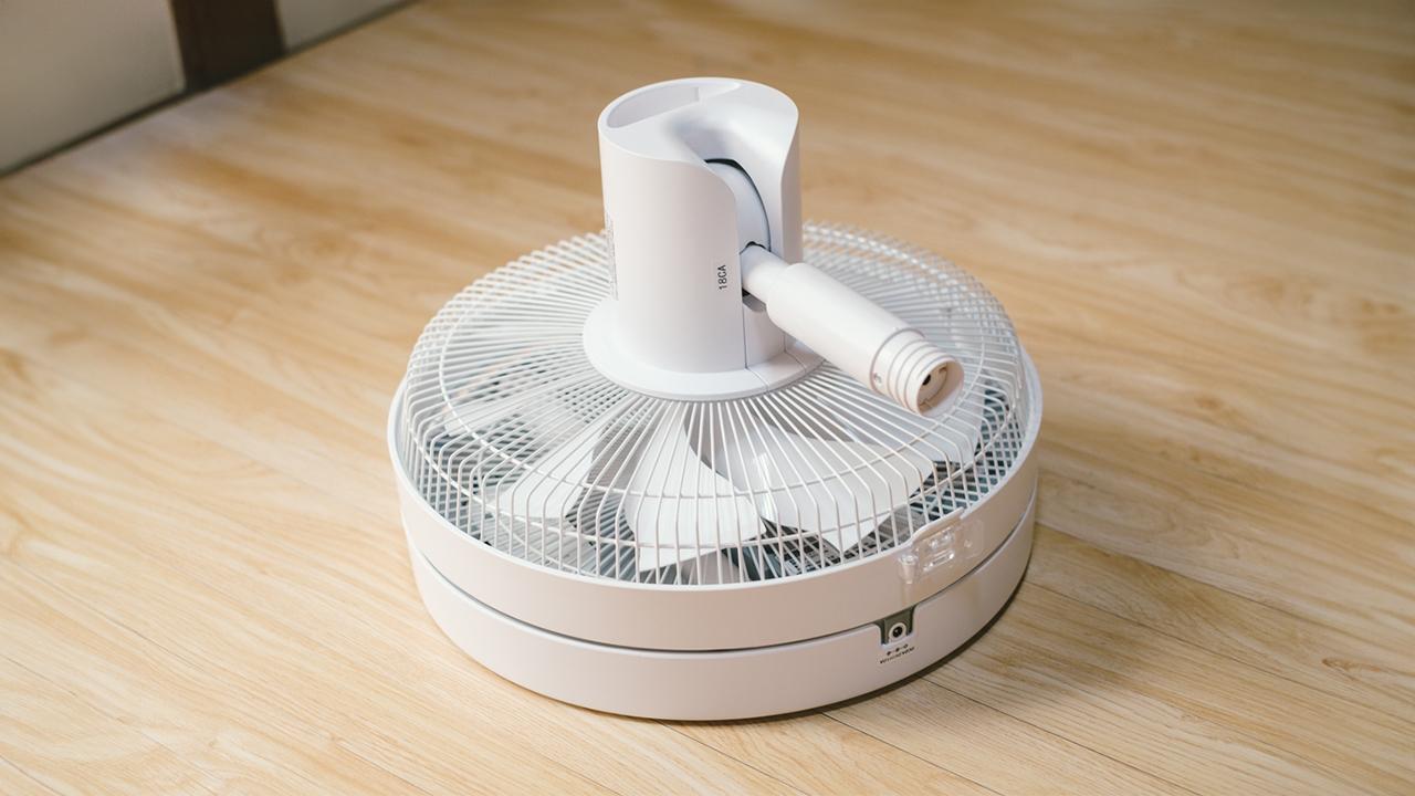 ヤマゼンの｢たためる扇風機｣なら、オフシーズンも邪魔にならない