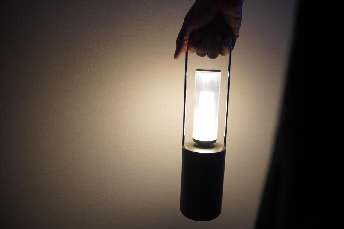 SHARP×オンキヨーのポータブルスピーカーランタンが有能すぎ。キャンプ