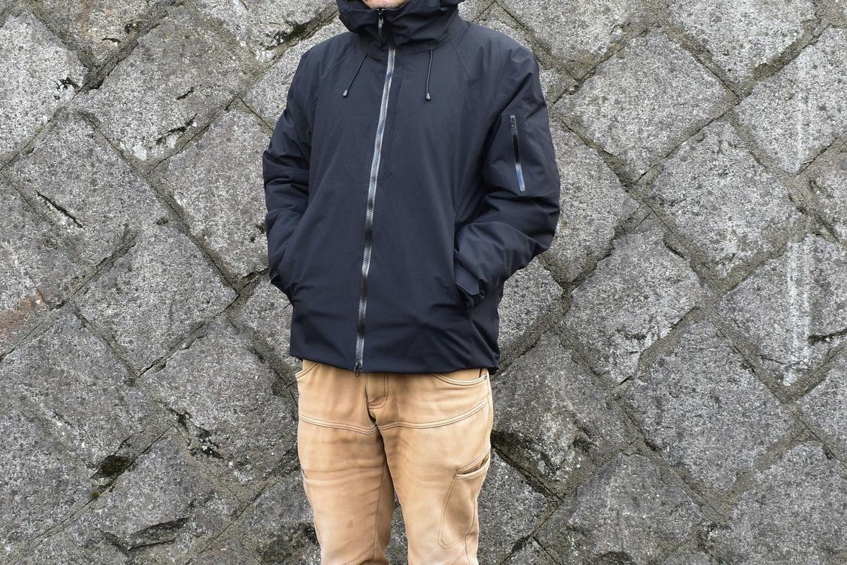 725gの次世代防寒ジャケット。宇宙服素材の蓄熱と赤外線加熱が暖かい