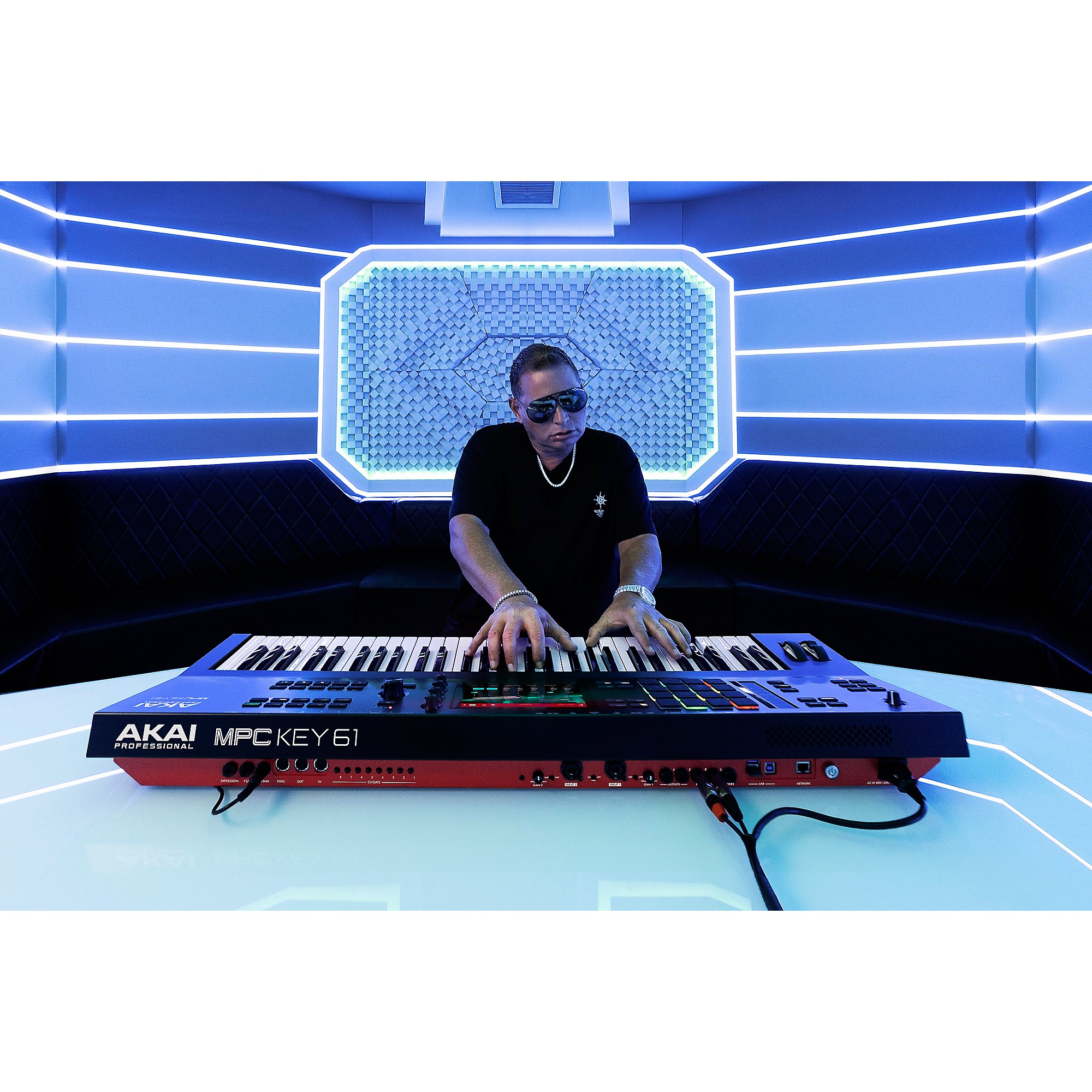 Akai Professional MPC Key 61 Production Synthesizer | Music & Arts