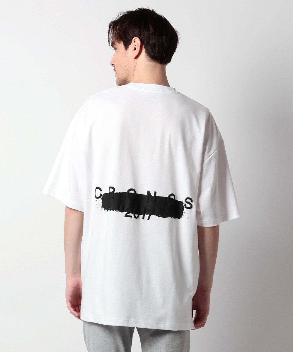 クロノス ロゴ ネックライン デザイン オーバーサイズ Tシャツ