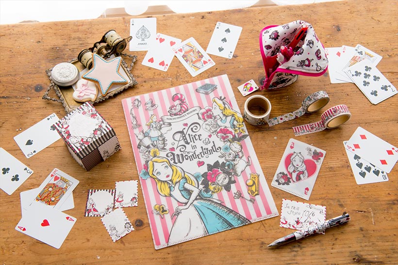 ディズニーストア】『ふしぎの国のアリス』70周年を記念したグッズ