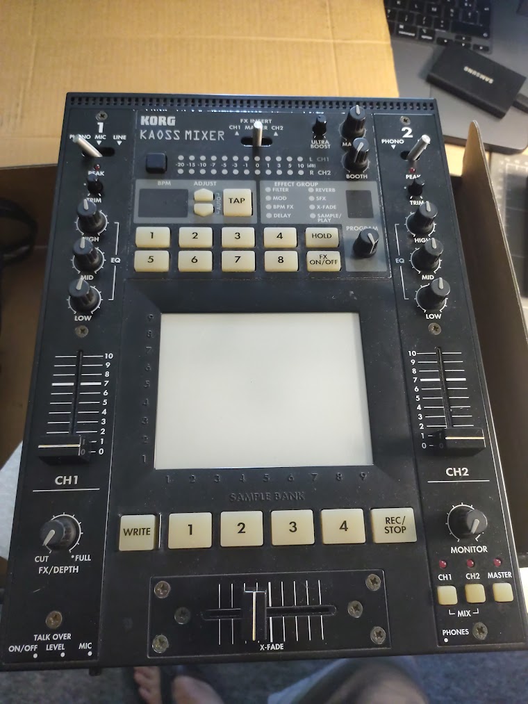 KORG KAOSS MIXER KM-2 コルグ DJミキサー KORG KM-2 DJ Kaoss Mixer