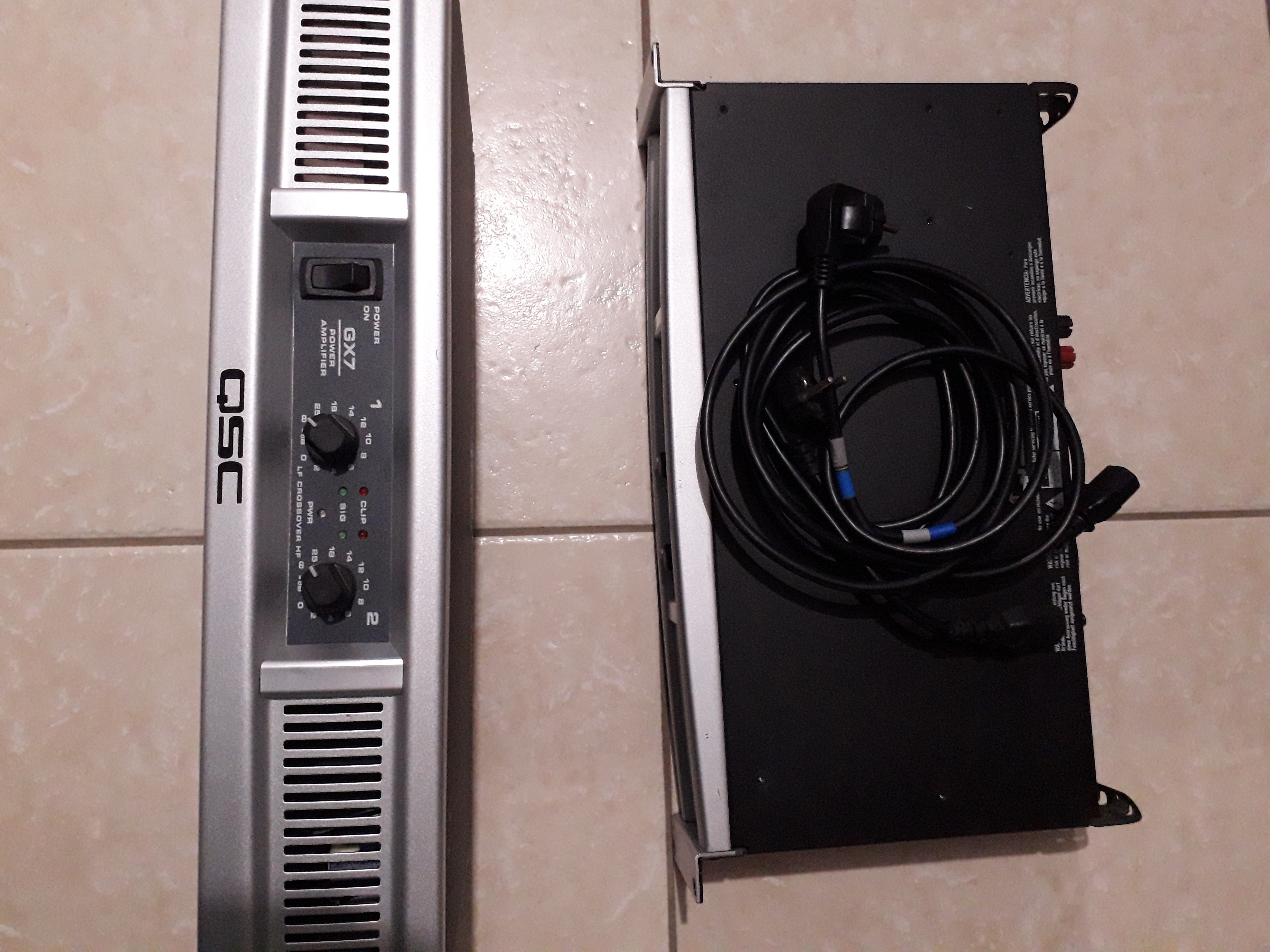 14 QSC GX7 パワーアンプ QSC GX7 Power Amp 2-Channel 725 Watt at 8 Ohms