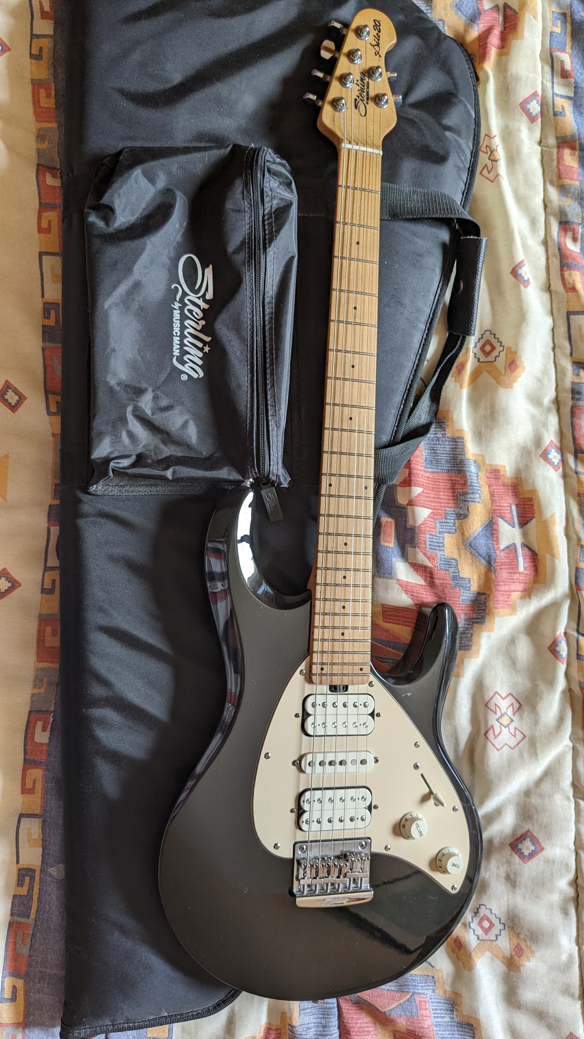 Silo20 - Sterling by Music Man Silo20 - Audiofanzine