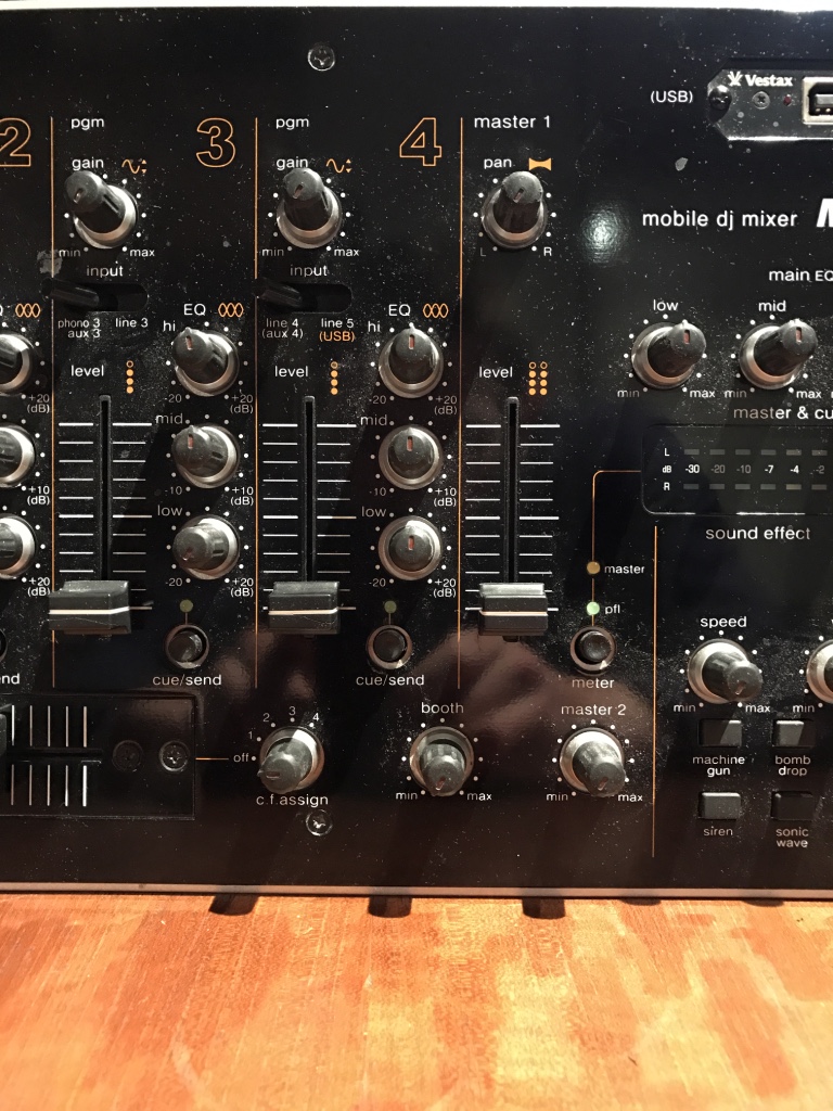 vestax MDM-410 DJミキサー 難あり vestax MDM-410 DJミキサー 難あり