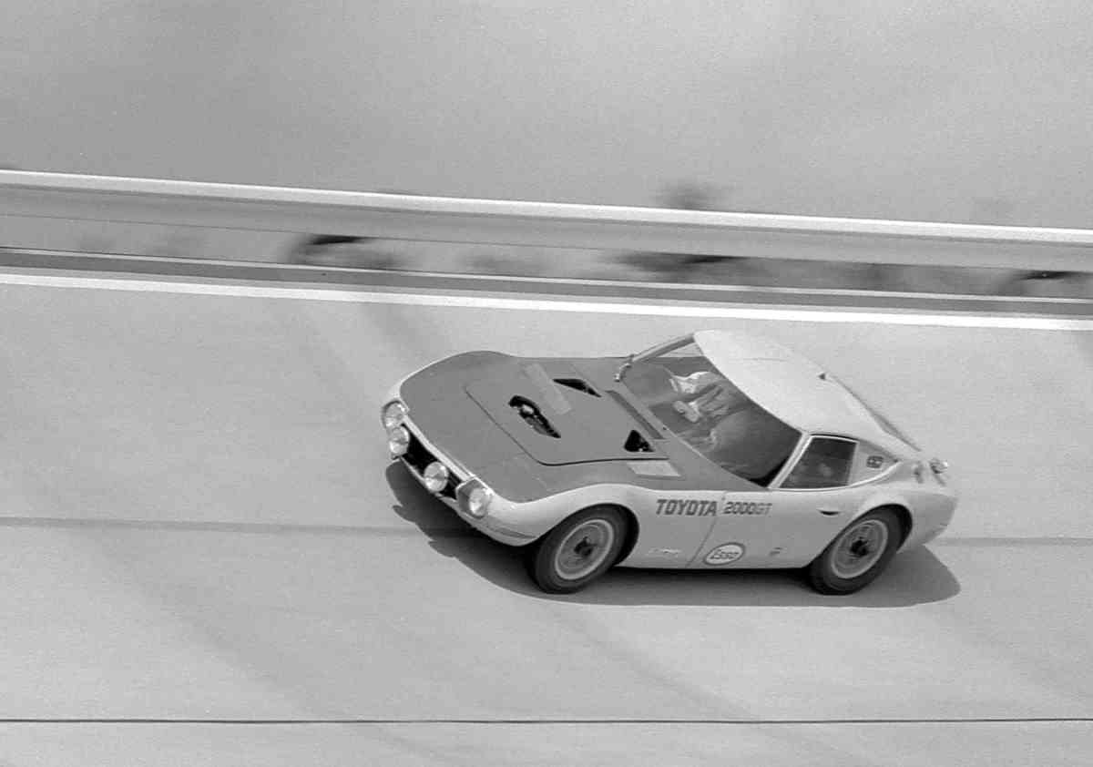 5267 ブルボンコレクション トヨタ2000GT (世界速度記録車) 5267