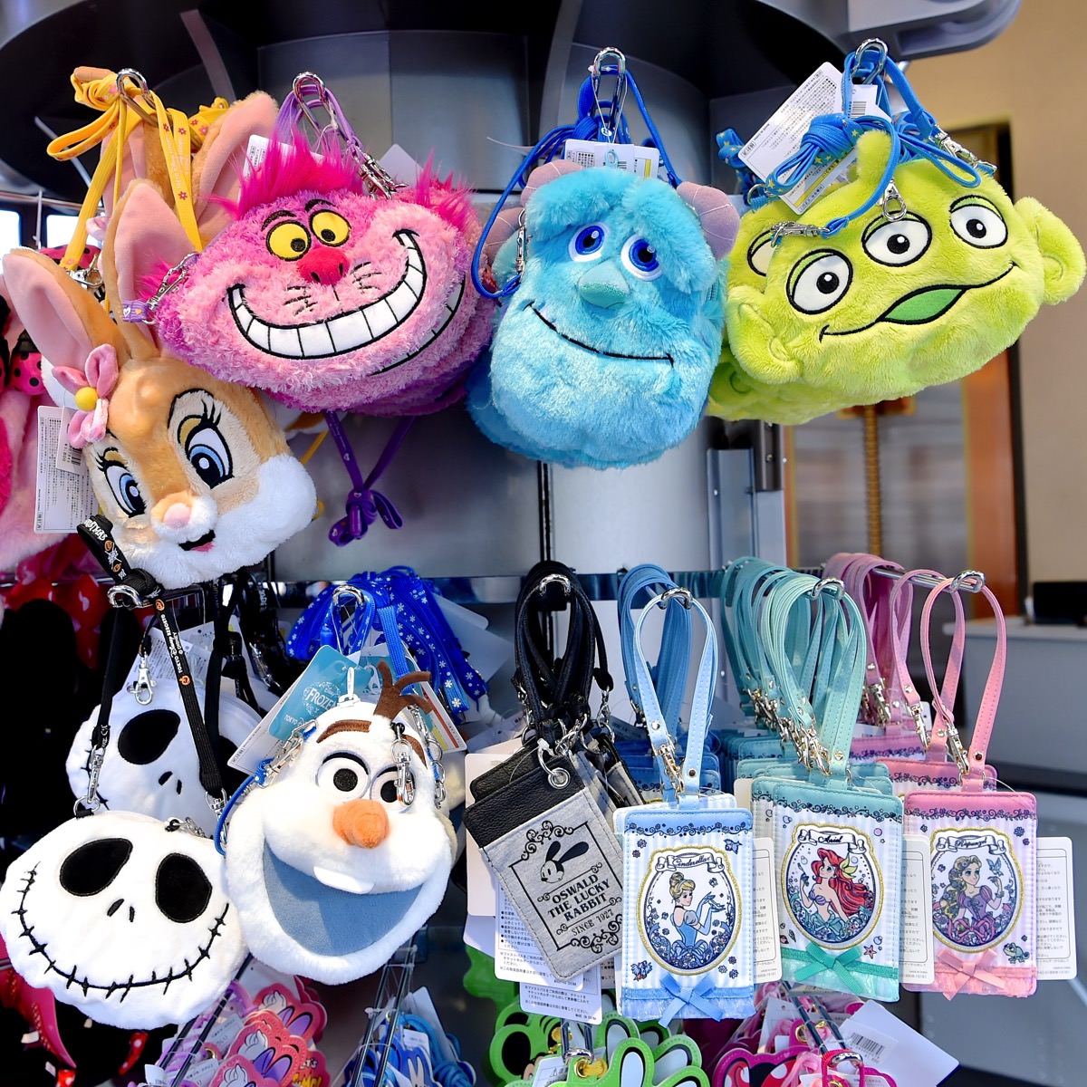 香港ディズニー限定日本未販売ミッキーミニーパスポートケース