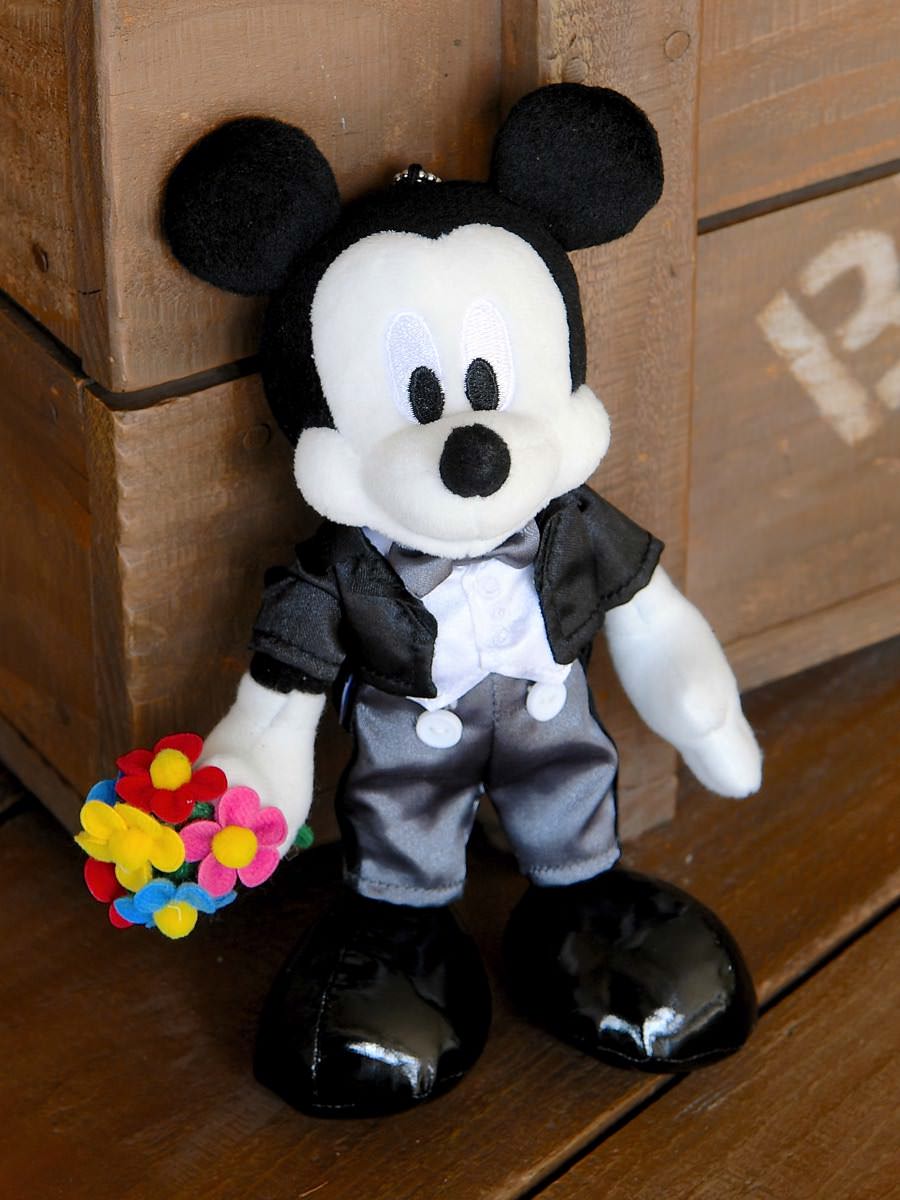 グッズ ディズニー ぬいぐるみバッジ 新品 ミッキー ミニー モノクロ