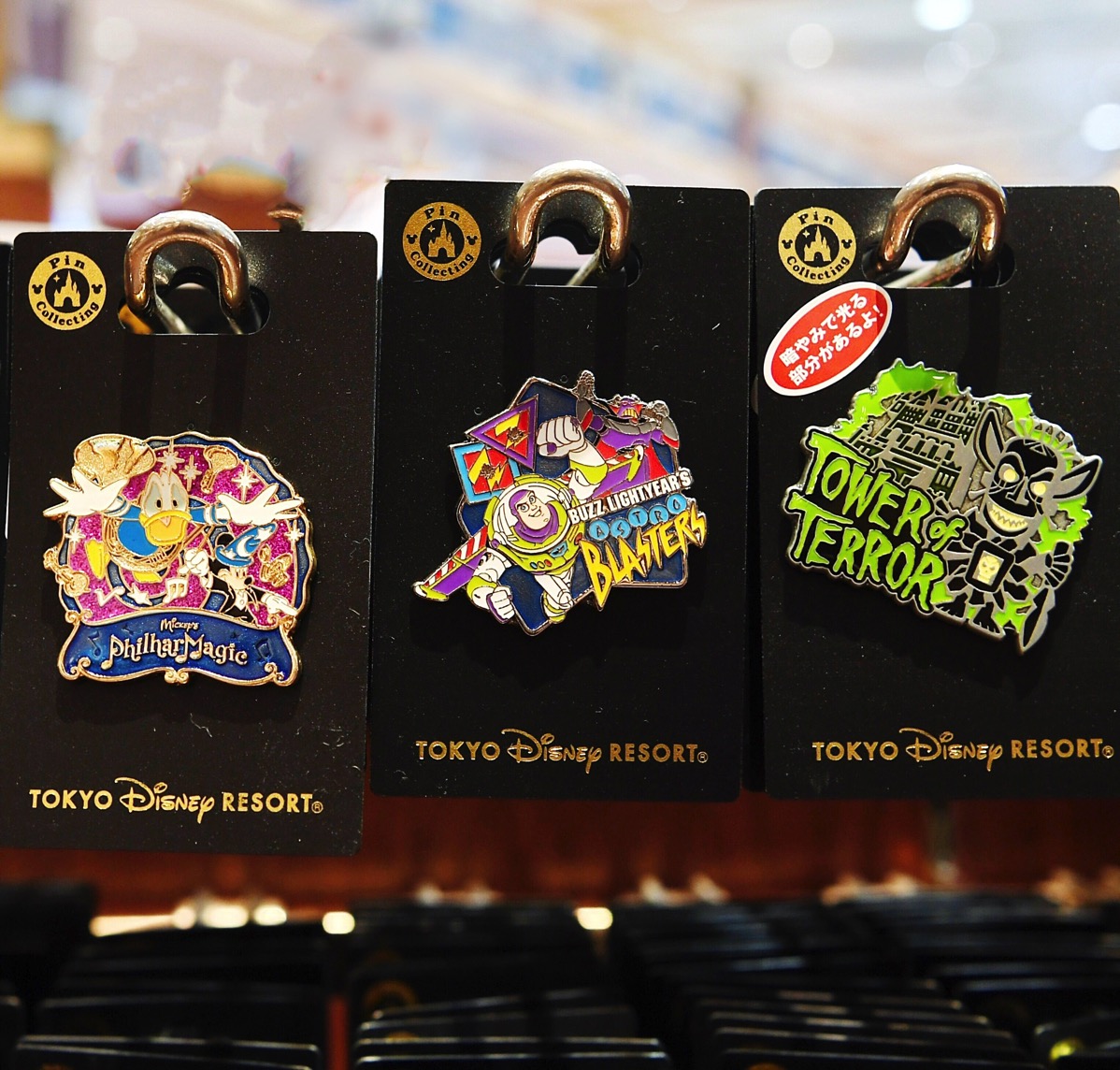 ディズニーランド アトラクション ピンバッジ