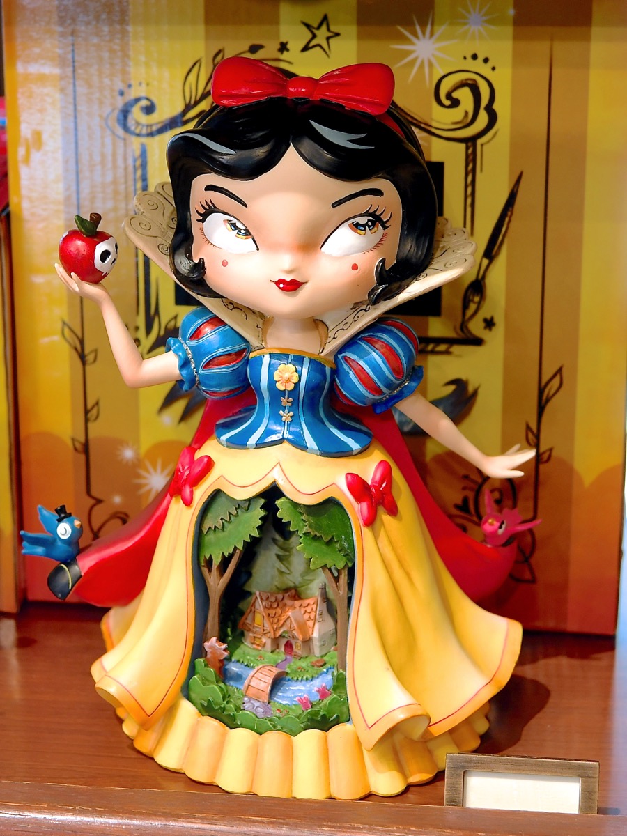 ディフォルメされた美女と野獣・白雪姫！東京ディズニーランド