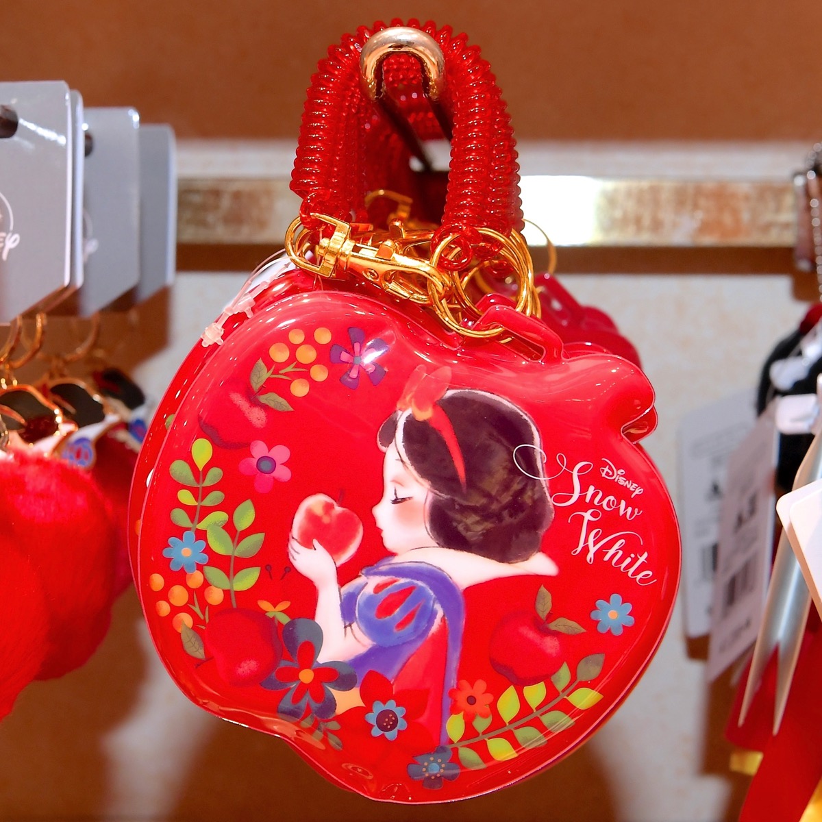 映画 白雪姫 グッズ3点セット（フーディーパーカー・手鏡・りんごの