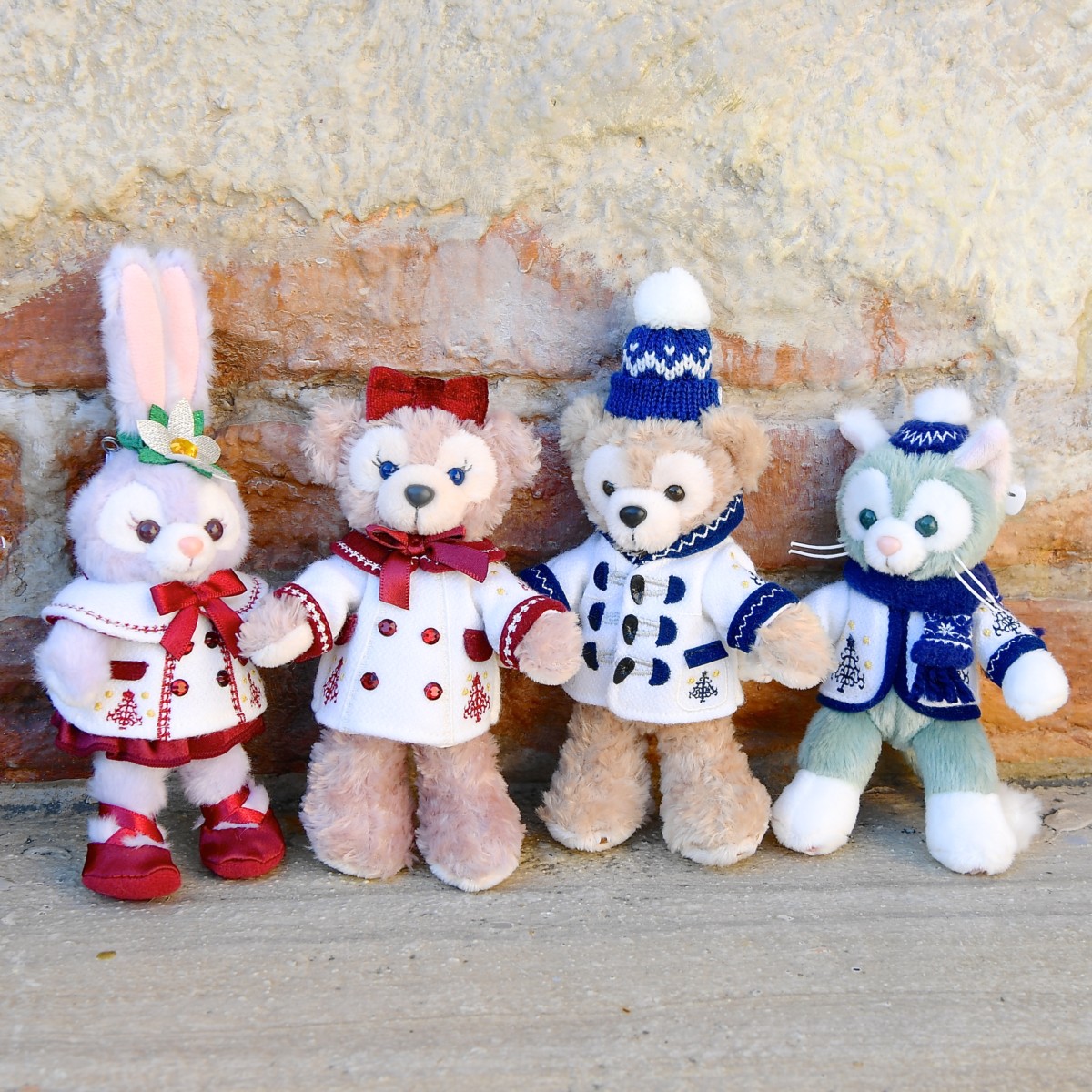 ダッフィーフレンズ 2018 イッツ・クリスマスタイム ぬいぐるみバッジ