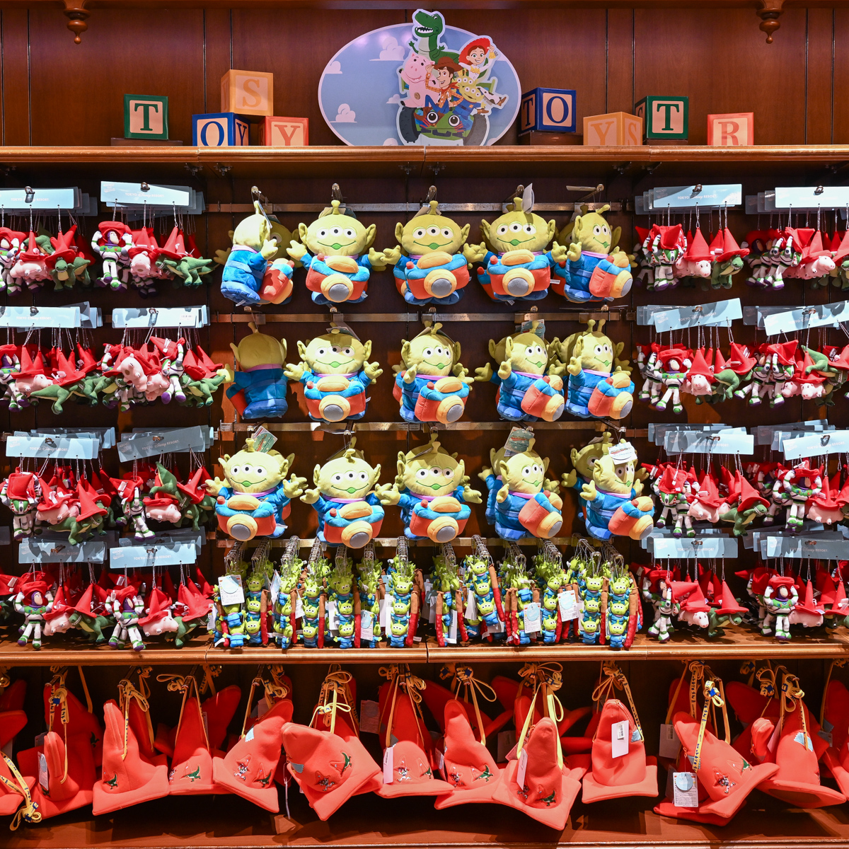 500個限定 カリフォルニアディズニー トゥーンタウン 5周年 ピンバッチ