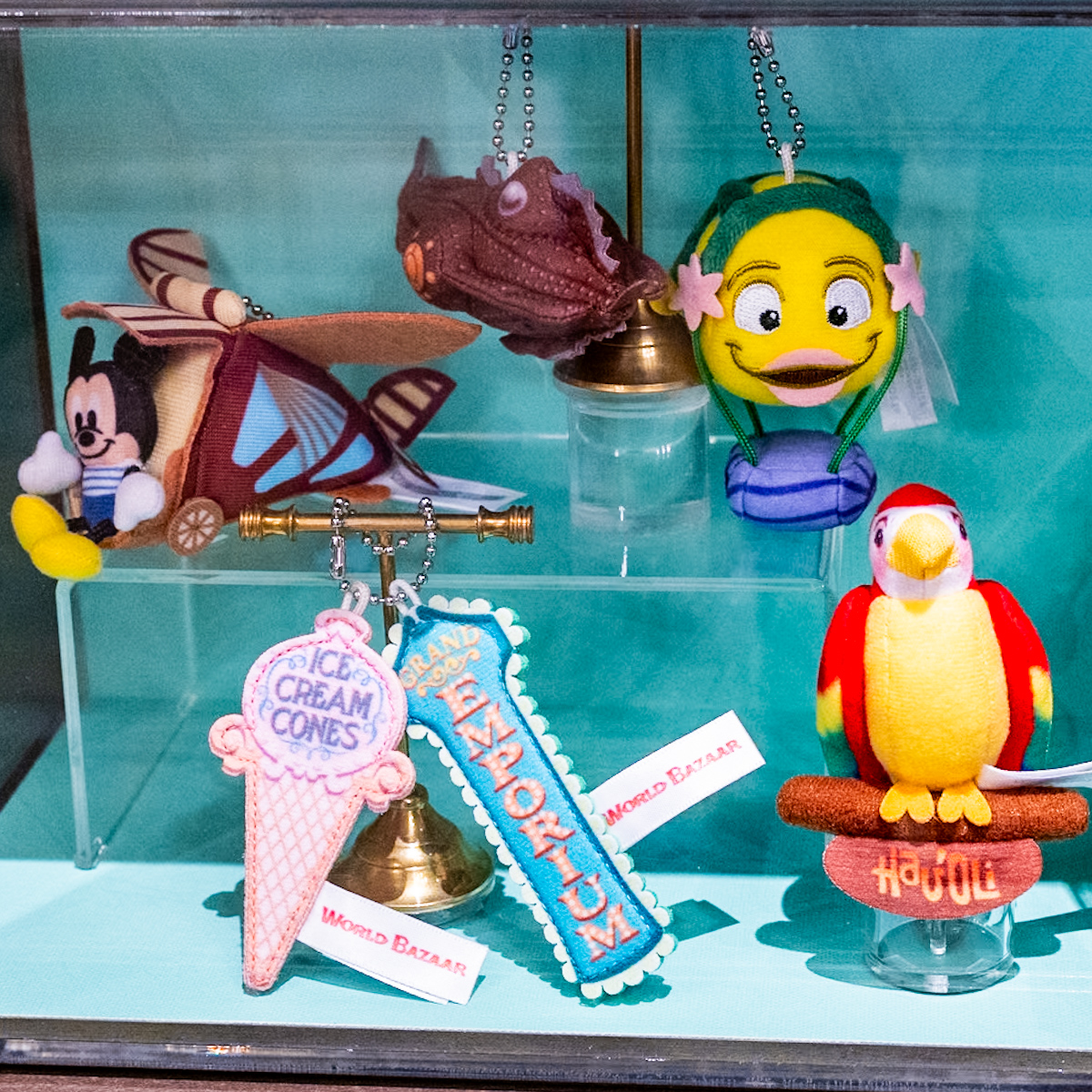 大量】【240点】ディズニーグッズまとめ売り ストア ランド シー 関連