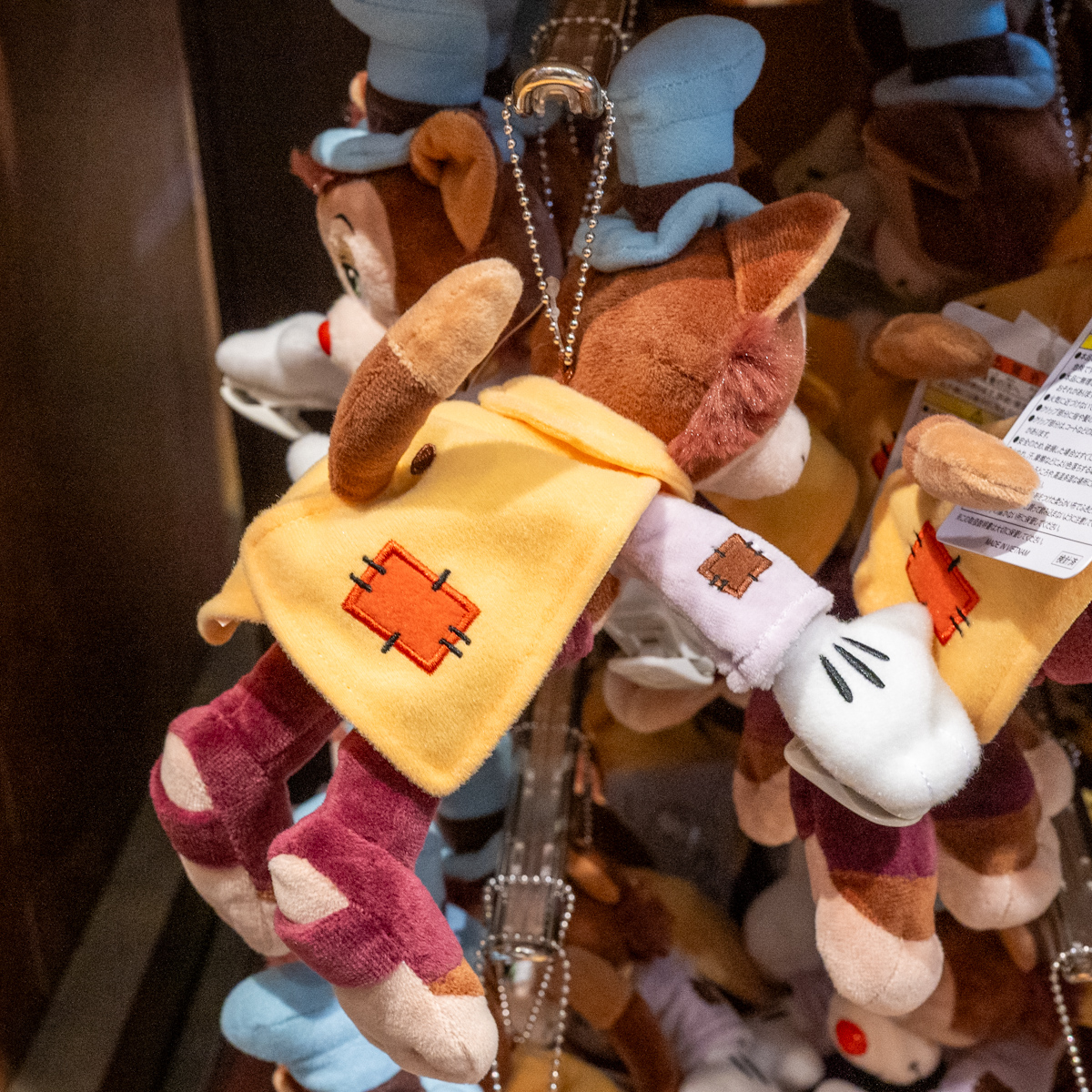 Rosé お顔厳選 ディズニー ミツバチクッキーアン 肩のせぬいぐるみ