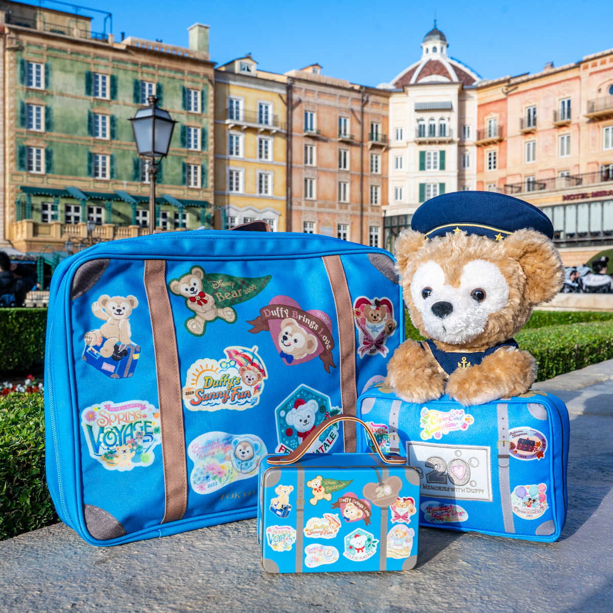 ダッフィーとの思い出が蘇る20年間のアートがつまったグッズ！ 東京