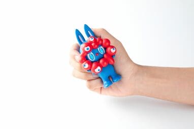 LABUBUMYAKU-MYAKUストラップ付きフィギュアラブブミャクミャク万博