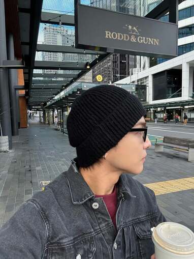 眼福！」岩田剛典 絶景バックの“爆イケ”自撮りショットを大放出