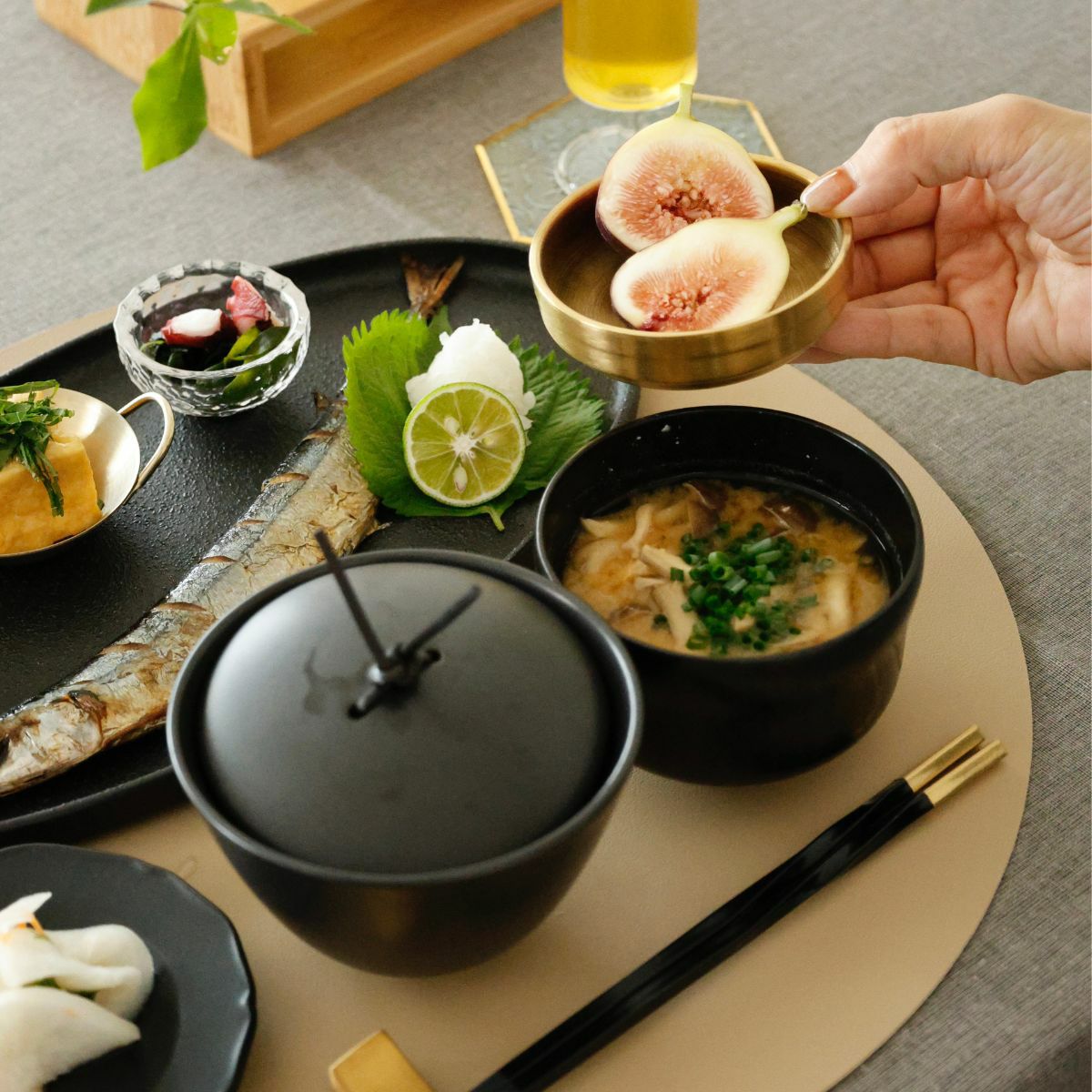 美濃焼 白黒 蓋付陶製ボウル茶碗｜M苦楽園｜おしゃれな食器通販サイト