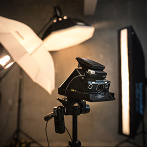 SLR670-X MING EDITION - Vintage Polaroid Camera with Flash Sync