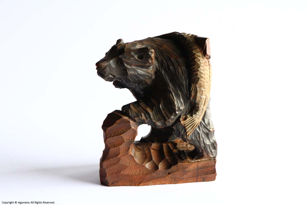 熊彫り（鮭背負い） | 民藝朋友