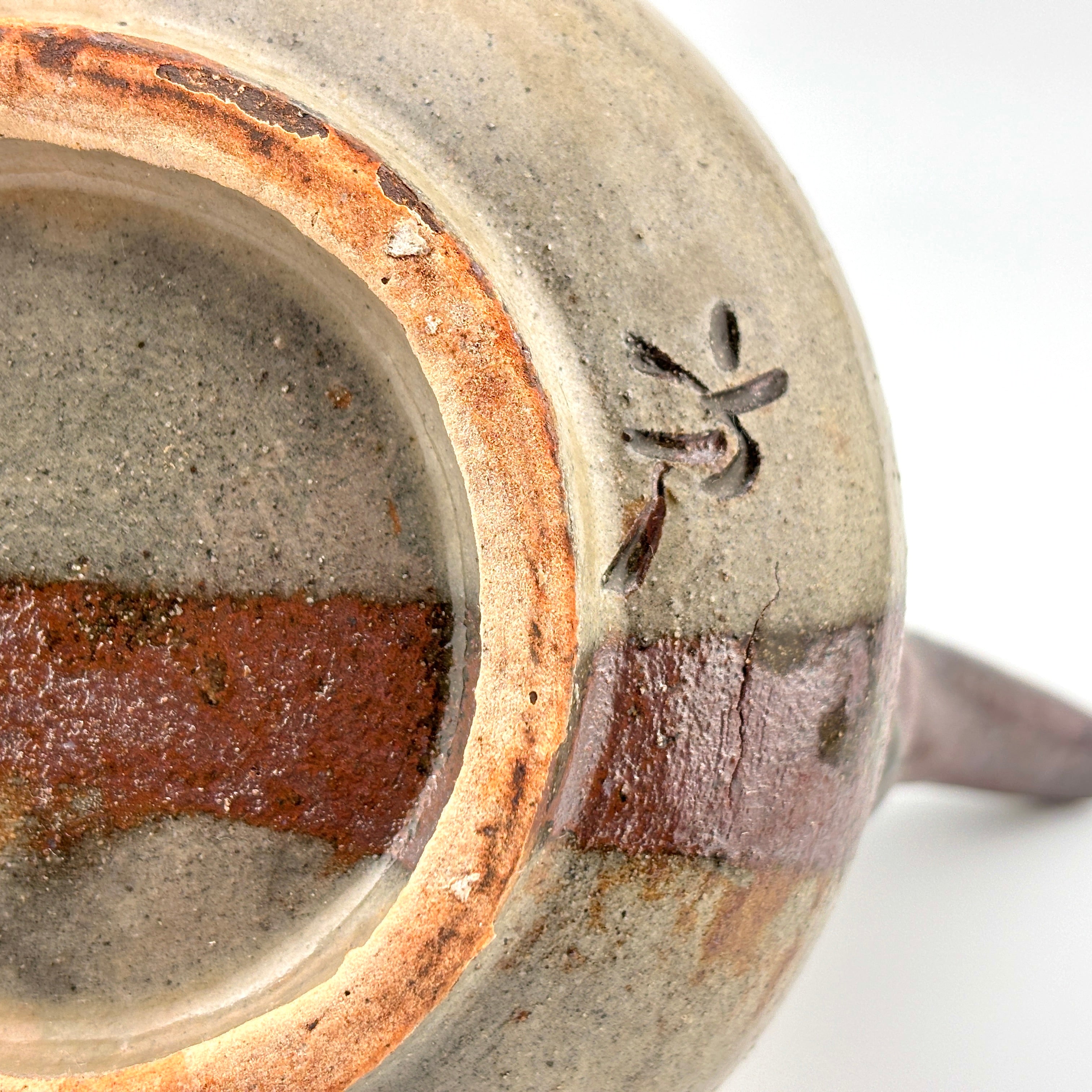 国宝の技を是非！ 人間国宝 金城次郎 カラカラ 魚の絵柄 工芸品 やむちん