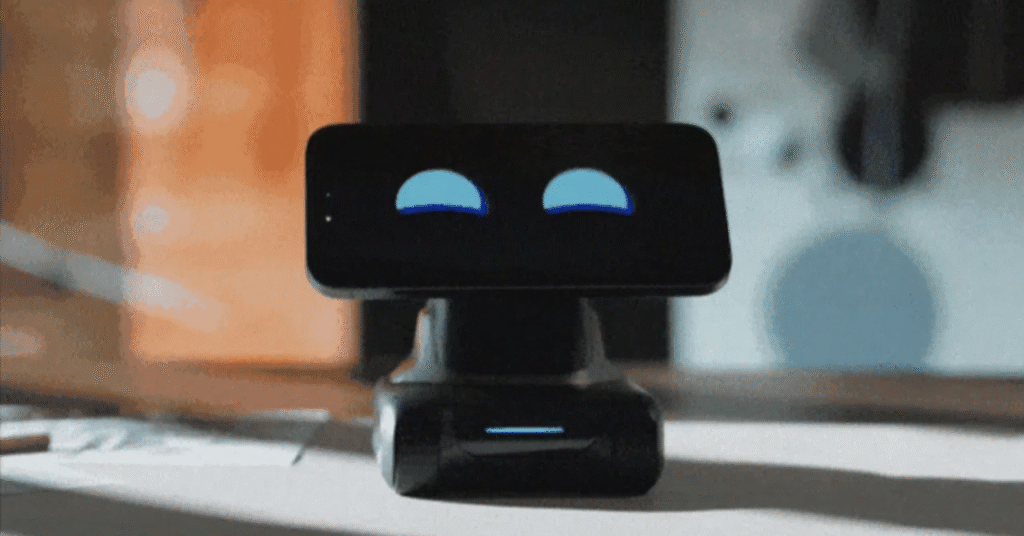 LOOIレビュー】スマホが“ロボットの顔”に変わる？話題のLOOIを徹底解説