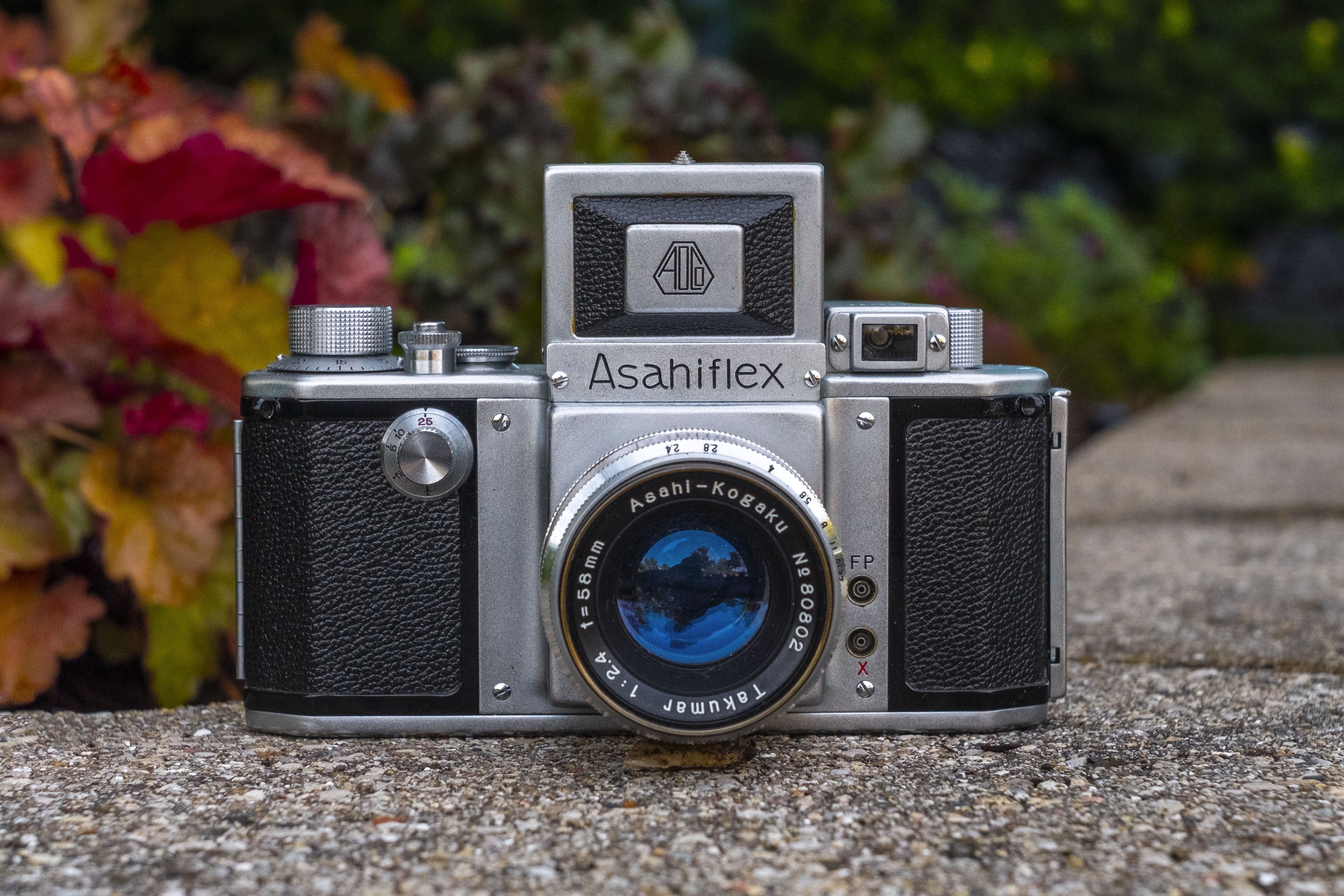 Asahi Optical Asahiflex IIa (1955) - mike eckman dot com