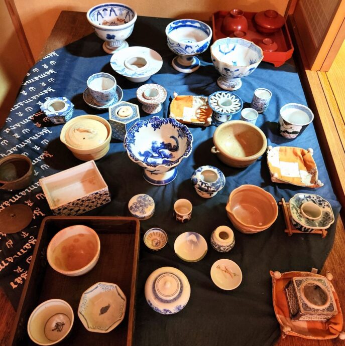 実家の整理していたら骨董品や古道具がでてきた | 骨董品・茶道具の