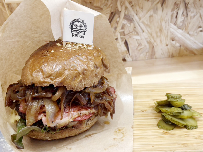 あの発明王も驚き💡マグロの町に登場したずっしり個性派バーガー