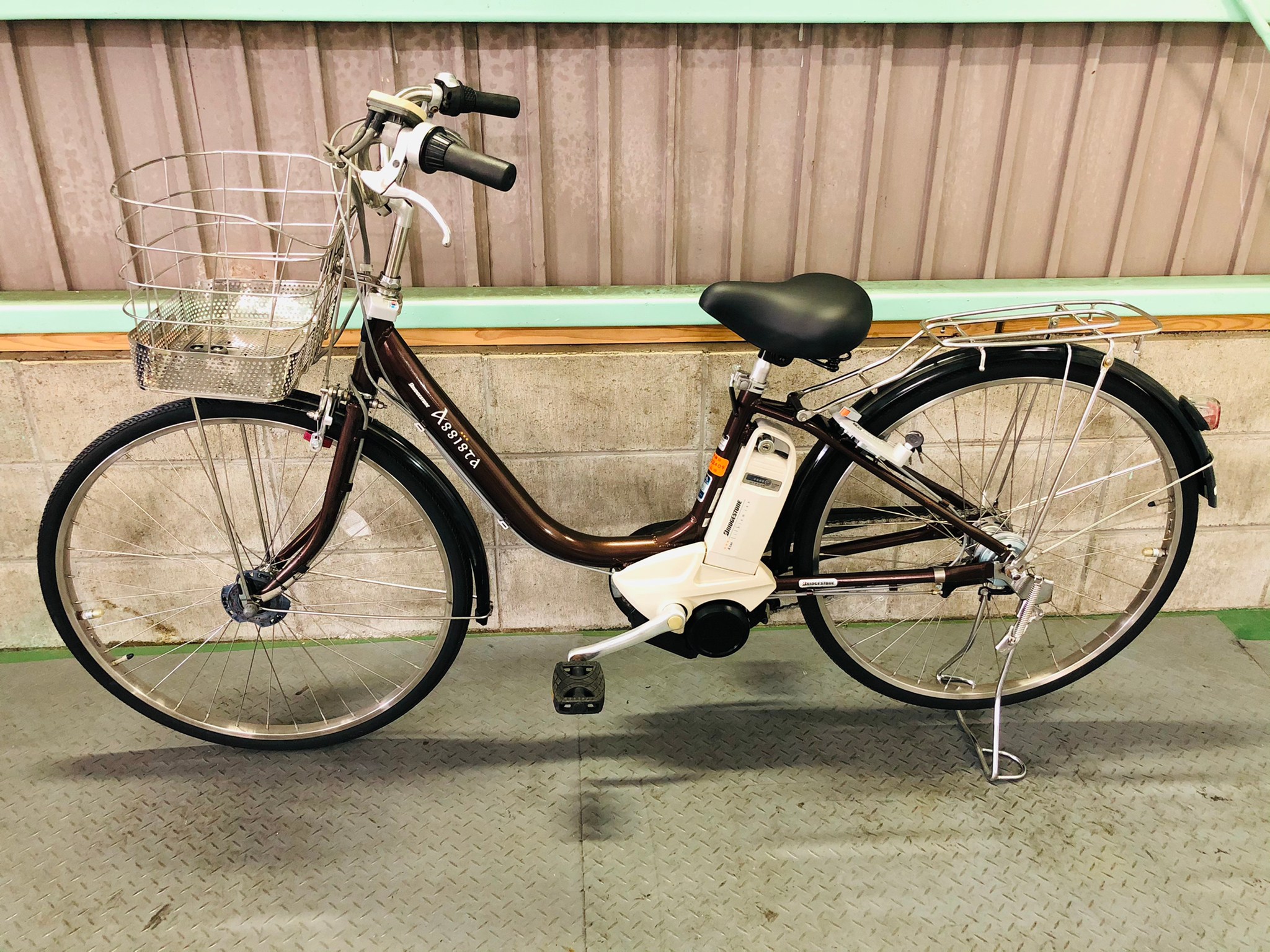 ブリヂストン A22アシスト 大容量8.1AH 26型3段 LED BLUE電動