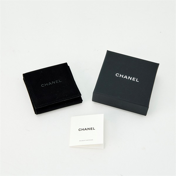 CHANEL ココマーク ブローチ ブラック ゴールド レジン GP ライン