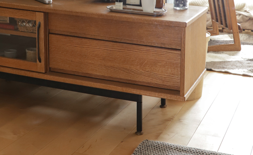 脚」で魅せるテレビボード - MOMO NATURAL