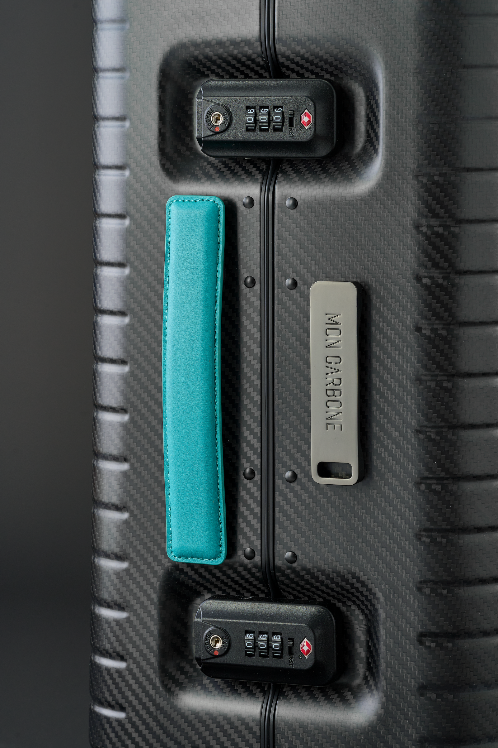 BLACKDIAMOND Bespoke Carbon Fiber Luggage – Stealth Black with Aluminu