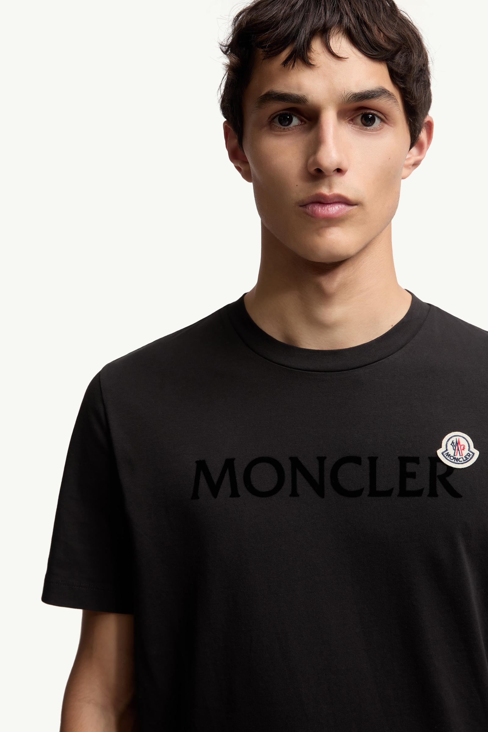 MONCLER ブラック Tシャツ Black Flocked Logo Cotton T-Shirt - Polos