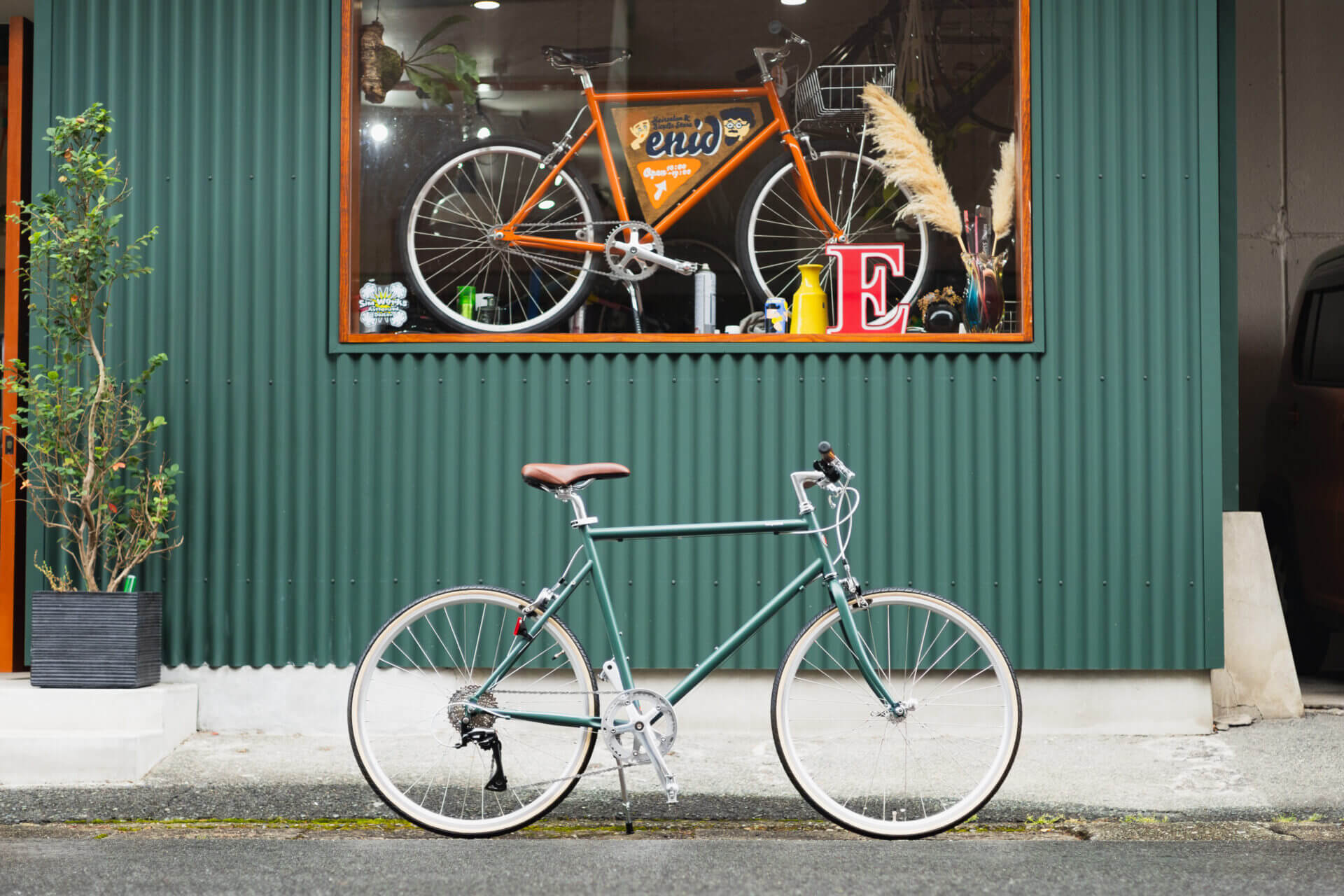 送料込】tokyobike クロスバイク 8段変速 Sサイズ