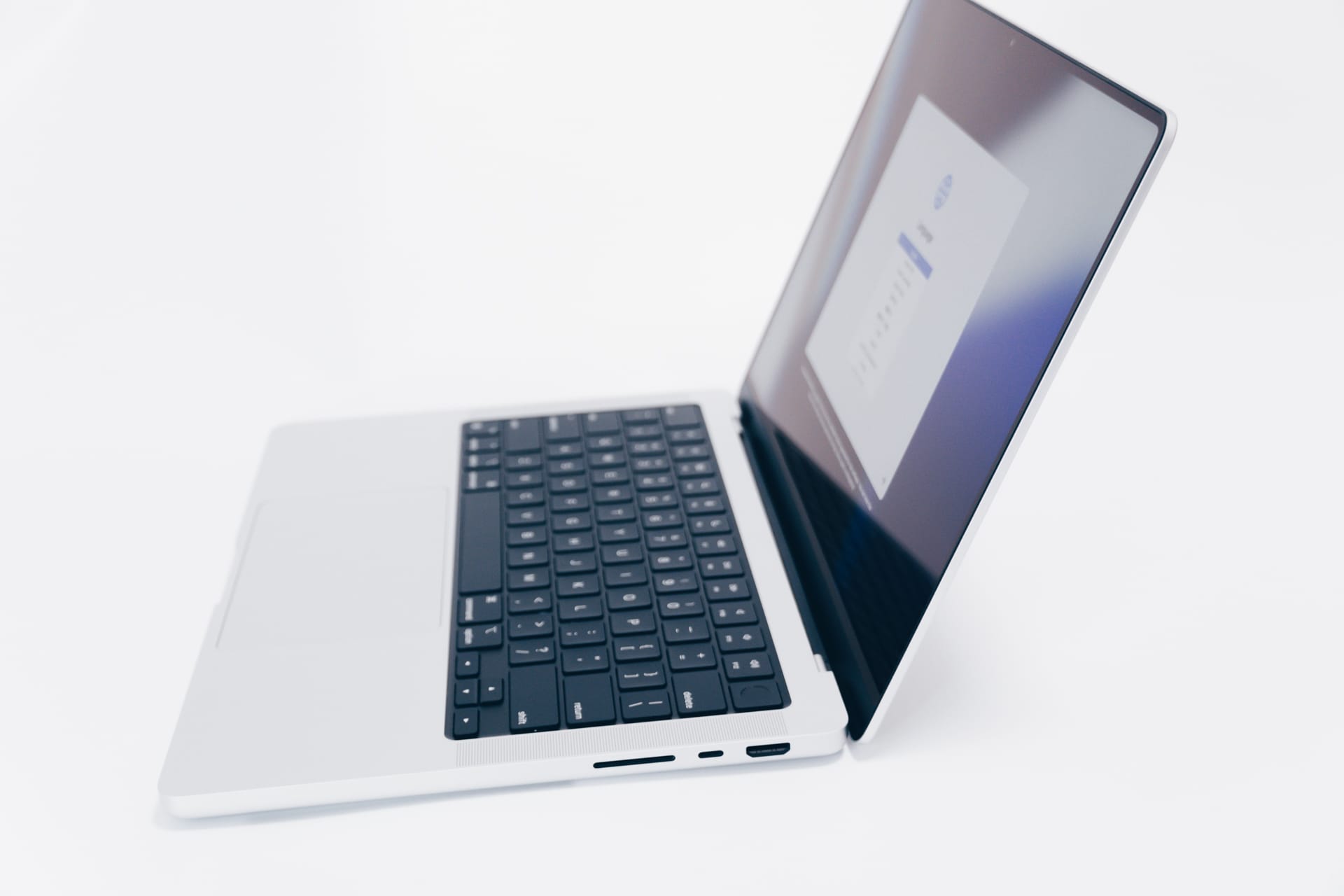 MacBook Pro 2021 (14インチ M1 Pro) レビュー／性能は申し分なし